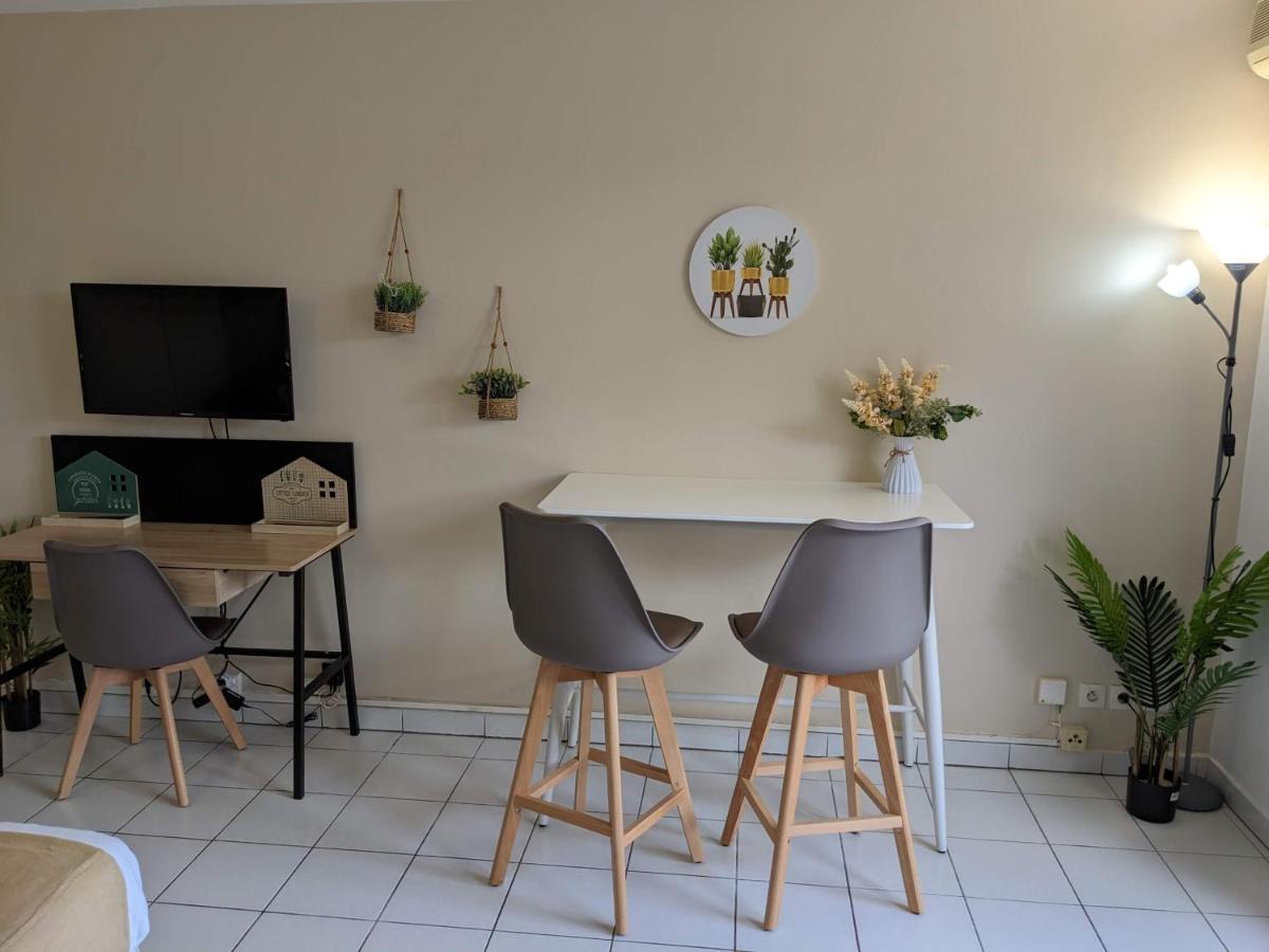 Topaze Pei Bellepierre Proximite Immediate Chu, Inspe Saint-Denis Kültér fotó